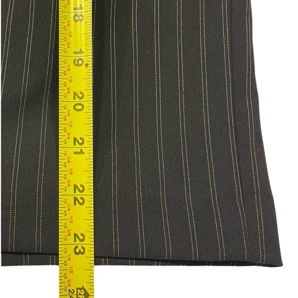 Le Suit Striped Lined Pencil Skirt Zipper Closure Back Middle Slit Sz 8P EUC - Picture 6 of 9